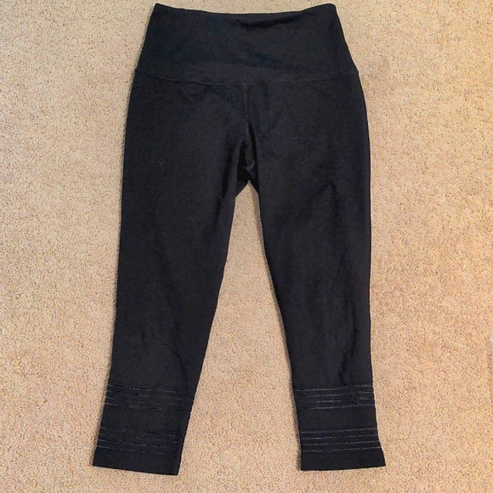 Zella Cropped Leggings in Black- Women's Small